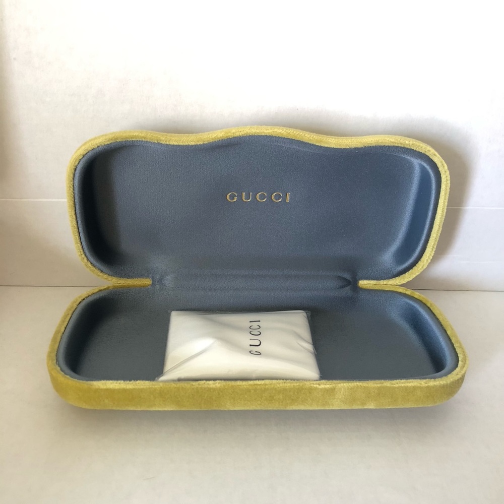 Gucci glasses case with bag. Gold/chartreuse